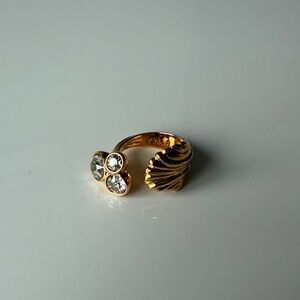 NEW Chloe Flower Ring in vintage gold